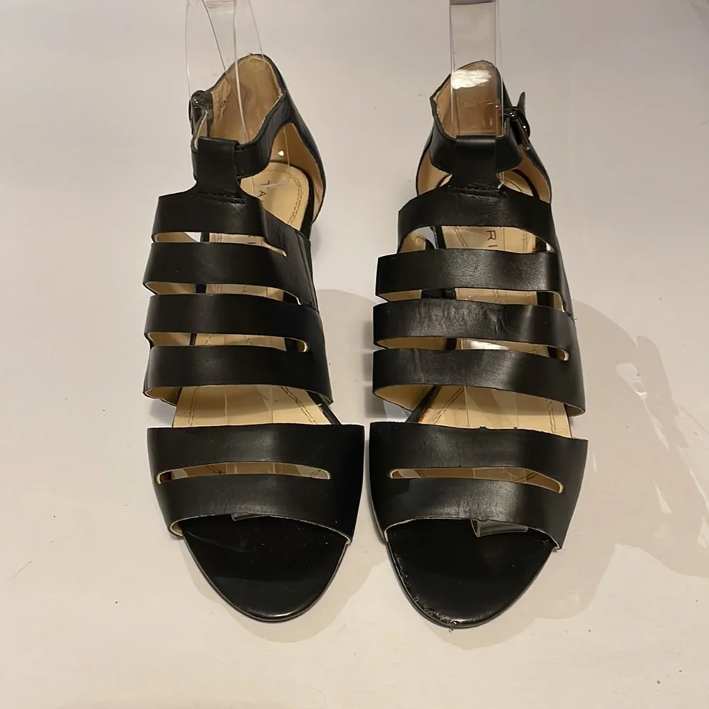 Tahari Dainty black leather cut out heels size 6